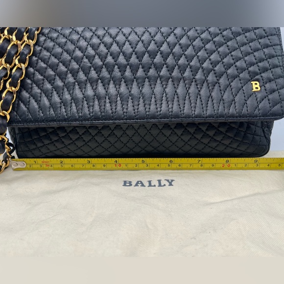 Bally - Double Flap Quilted Lamb Skin Shoulder Bag - Black - Vintage - EUC - Picture 5 of 17